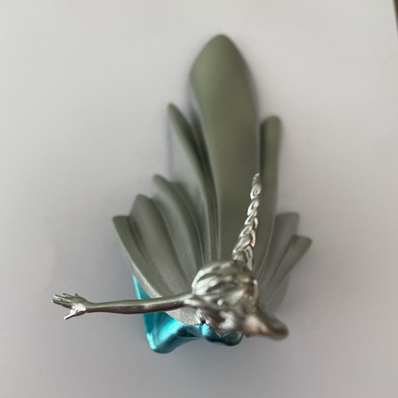 ❄️Hallmark Disney Elsa Frozen Christmas Ornament - Picture 6 of 8